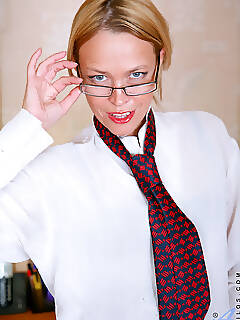 7430 thong panties photo