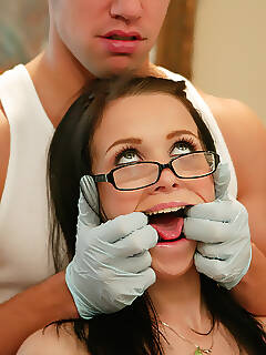 disgraced jpg photo gallery